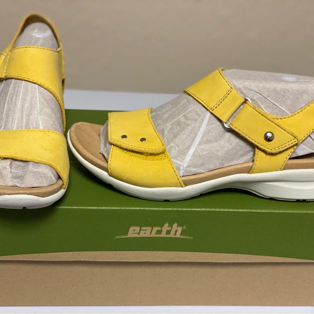 Earth Yellow Sporty Sandals with Adjustable Straps